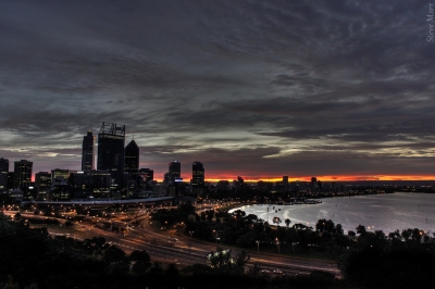 ANZAC Sunrise (Steve Marr)  [flickr.com]  CC BY 
Infos zur Lizenz unter 'Bildquellennachweis'