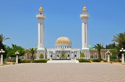 Tunisia-3210 - Mausoleum of Habib Bourguiba (Dennis Jarvis)  [flickr.com]  CC BY-SA 
Infos zur Lizenz unter 'Bildquellennachweis'
