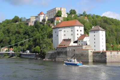 Uniworld River Cruises in Passau Germany (Gary Bembridge)  [flickr.com]  CC BY 
Infos zur Lizenz unter 'Bildquellennachweis'