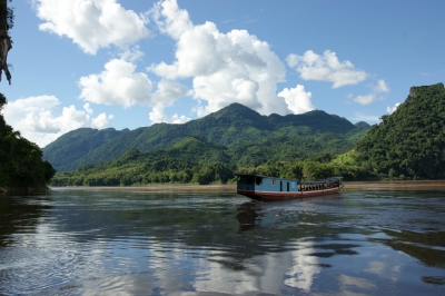 2009-08-30 09-03 Luang Prabang 143 Mekong (Allie_Caulfield)  [flickr.com]  CC BY 
Infos zur Lizenz unter 'Bildquellennachweis'