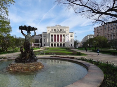 20150505 25 Riga - National Opera (Sjaak Kempe)  [flickr.com]  CC BY 
Infos zur Lizenz unter 'Bildquellennachweis'