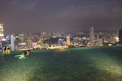 Infinity Pool des Marina Bay Sands (Daniel Lorig)  Copyright 
Infos zur Lizenz unter 'Bildquellennachweis'