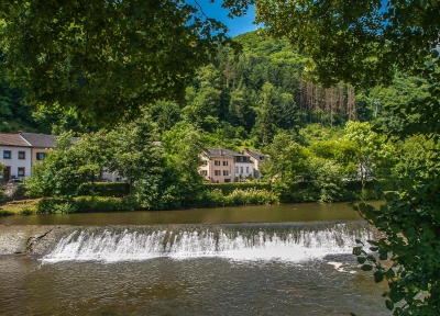 Rivier de Our - Vianden - Luxemburg (Frans Berkelaar)  [flickr.com]  CC BY-SA 
Infos zur Lizenz unter 'Bildquellennachweis'