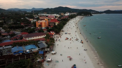 Cenang Beach, Langkawi (Daniel Lorig)  Copyright 
Infos zur Lizenz unter 'Bildquellennachweis'