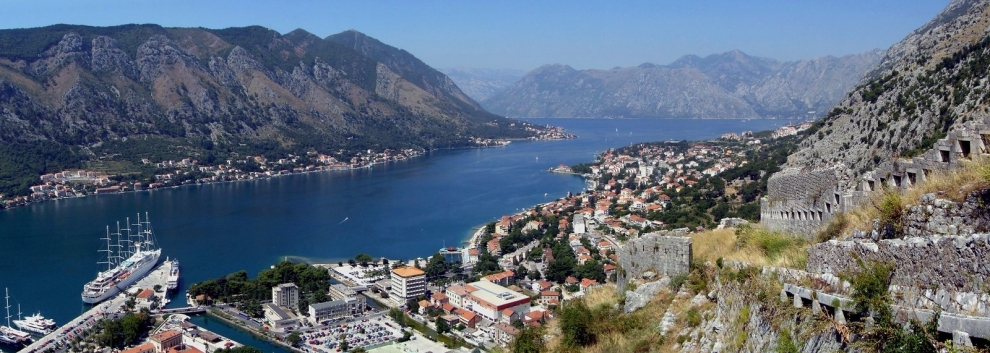 Bay of Kotor - Montenegro (UltraView Admin)  [flickr.com]  CC BY-SA 
Infos zur Lizenz unter 'Bildquellennachweis'