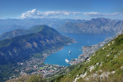 Bay of Kotor (amira_a)  [flickr.com]  CC BY 
Infos zur Lizenz unter 'Bildquellennachweis'