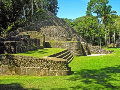 Belize-0994 - Structure B4 (Dennis Jarvis)  [flickr.com]  CC BY-SA 
Infos zur Lizenz unter 'Bildquellennachweis'