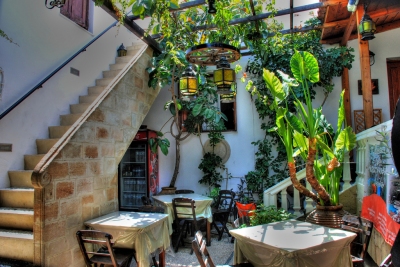Casa Lindos (Rhodos) (Francesco Sgroi)  [flickr.com]  CC BY 
Infos zur Lizenz unter 'Bildquellennachweis'
