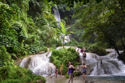 Cascade Falls Vanuatu (eGuide Travel)  [flickr.com]  CC BY 
Infos zur Lizenz unter 'Bildquellennachweis'