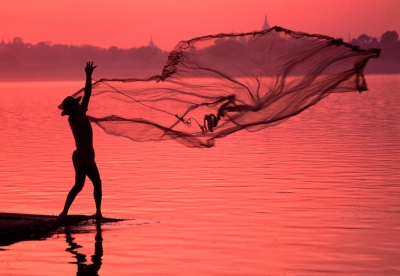 Casting a Net Irrawaddy (Roderick Eime)  [flickr.com]  CC BY-ND 
Infos zur Lizenz unter 'Bildquellennachweis'