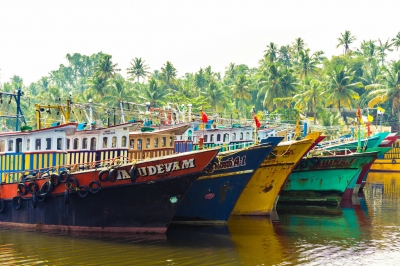 Colorful Fishing Trawlers (Thangaraj Kumaravel)  [flickr.com]  CC BY 
Infos zur Lizenz unter 'Bildquellennachweis'