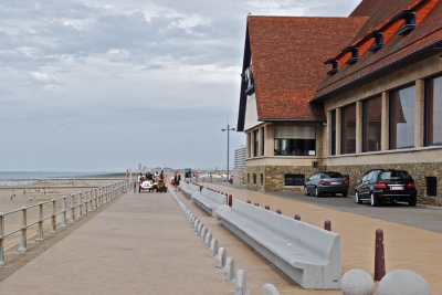 Derrière le casino de Middelkerke (Stephane Mignon)  [flickr.com]  CC BY 
Infos zur Lizenz unter 'Bildquellennachweis'