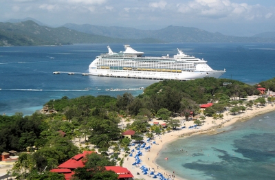 Explorer of the Seas (Dale Morton)  [flickr.com]  CC BY 
Infos zur Lizenz unter 'Bildquellennachweis'