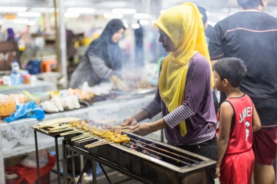 Gadong Night Market (IQRemix)  [flickr.com]  CC BY-SA 
Infos zur Lizenz unter 'Bildquellennachweis'