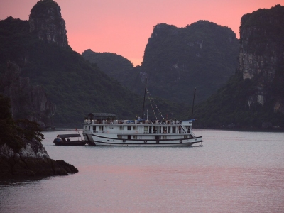 halong bay (Güldem Üstün)  [flickr.com]  CC BY 
Infos zur Lizenz unter 'Bildquellennachweis'