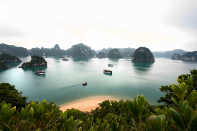 Halong Bay (Lawrence Murray)  [flickr.com]  CC BY 
Infos zur Lizenz unter 'Bildquellennachweis'