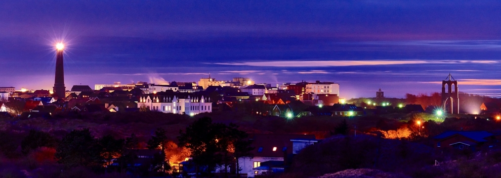Island Borkum by Night (Ralf)  [flickr.com]  CC BY-ND 
Infos zur Lizenz unter 'Bildquellennachweis'