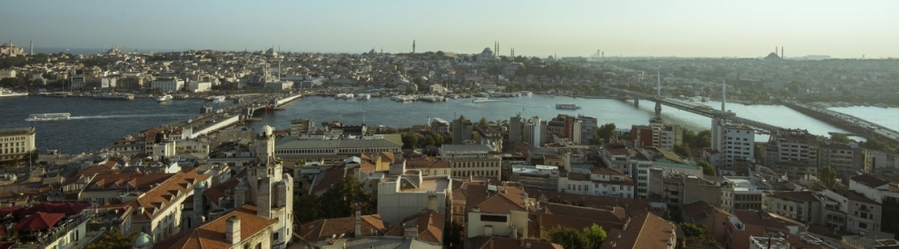 Istanbul skyline (Alexander Cahlenstein)  [flickr.com]  CC BY 
Infos zur Lizenz unter 'Bildquellennachweis'