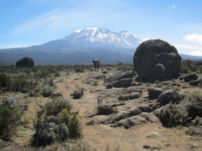 Kilimanjaro from Day 2 (michael 7601)  [flickr.com]  CC BY-ND 
Infos zur Lizenz unter 'Bildquellennachweis'