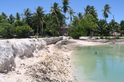 Kiribati 2009. Photo: Jodie Gatfield, AusAID (Department of Foreign Affairs and Trade)  [flickr.com]  CC BY 
Infos zur Lizenz unter 'Bildquellennachweis'
