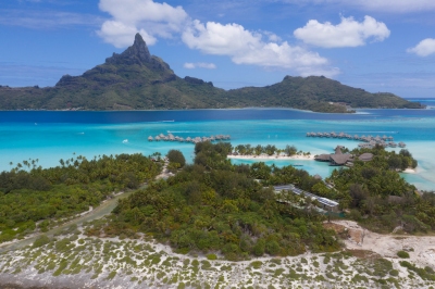 Le. Meridien Bora Bora (Chris Hoare)  [flickr.com]  CC BY 
Infos zur Lizenz unter 'Bildquellennachweis'