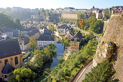 Luxembourg-5101 - Climbers & Tourists (Dennis Jarvis)  [flickr.com]  CC BY-SA 
Infos zur Lizenz unter 'Bildquellennachweis'