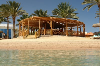 Nemo's Beach Bar, Palm Royale Soma Bay, Egypt (Richard August)  [flickr.com]  CC BY-SA 
Infos zur Lizenz unter 'Bildquellennachweis'