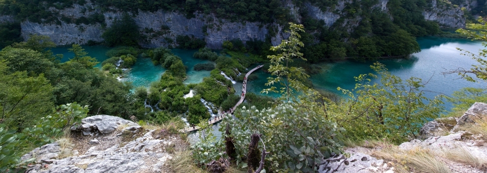 Plitvicka Jezera Panorama (Marcel Oosterwijk)  [flickr.com]  CC BY-SA 
Infos zur Lizenz unter 'Bildquellennachweis'