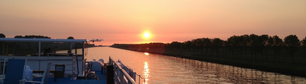 Sailing into the sunset (Christine McIntosh)  [flickr.com]  CC BY-ND 
Infos zur Lizenz unter 'Bildquellennachweis'