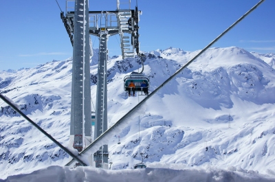 SkI Arlberg, St. Anton (Martin Weinhardt)  [flickr.com]  CC BY 
Infos zur Lizenz unter 'Bildquellennachweis'