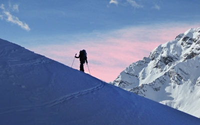 Ski touring: up to the mountains (Gael Varoquaux)  [flickr.com]  CC BY 
Infos zur Lizenz unter 'Bildquellennachweis'