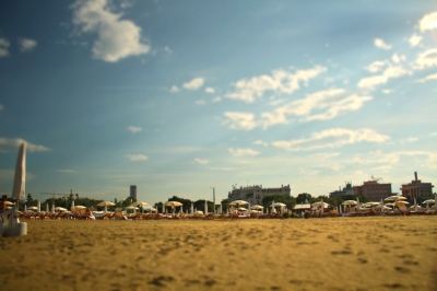 Summer at the Grand Hotel di Rimini (Giacomo Carena)  [flickr.com]  CC BY-ND 
Infos zur Lizenz unter 'Bildquellennachweis'