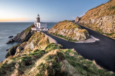 Sunrise in Baily lighthouse, Dublin, Ireland (Giuseppe Milo)  [flickr.com]  CC BY 
Infos zur Lizenz unter 'Bildquellennachweis'