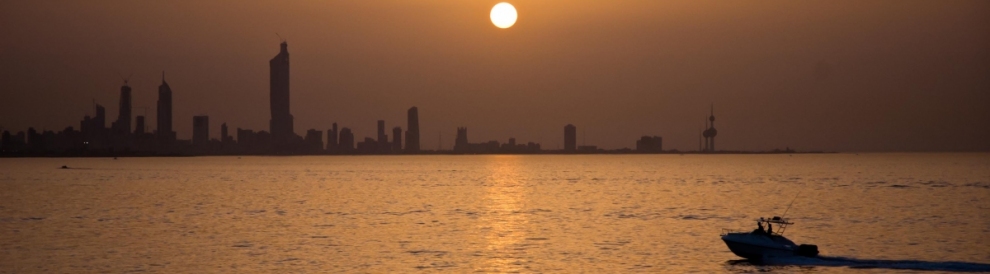 Sunset over Kuwait City (Jack Versloot)  [flickr.com]  CC BY 
Infos zur Lizenz unter 'Bildquellennachweis'
