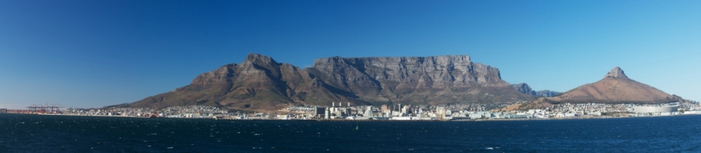 table mountain Panorama, Capetown (Brian Gratwicke)  [flickr.com]  CC BY 
Infos zur Lizenz unter 'Bildquellennachweis'