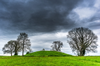 The Navan fort, Armagh, Northern Ireland (Giuseppe Milo)  [flickr.com]  CC BY 
Infos zur Lizenz unter 'Bildquellennachweis'