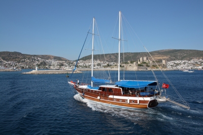 Turkish tourist boat (Martijn van den Bemt)  [flickr.com]  CC BY-ND 
Infos zur Lizenz unter 'Bildquellennachweis'