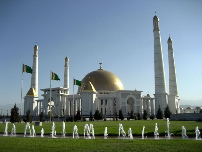 Turkmenbashi Ruhy Mosque (David Stanley)  [flickr.com]  CC BY 
Infos zur Lizenz unter 'Bildquellennachweis'