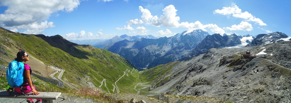 Viewpoint rest at Stelvio pass near Rifugio Garibaldi (J. M.)  [flickr.com]  CC BY-SA 
Infos zur Lizenz unter 'Bildquellennachweis'