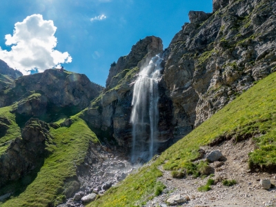 Wasserfall des Schlinigbaches / Rio di Slingia - Schliniger Tal / Valle di Slingia - 160624 (Armin S Kowalski)  [flickr.com]  CC BY-SA 
Infos zur Lizenz unter 'Bildquellennachweis'